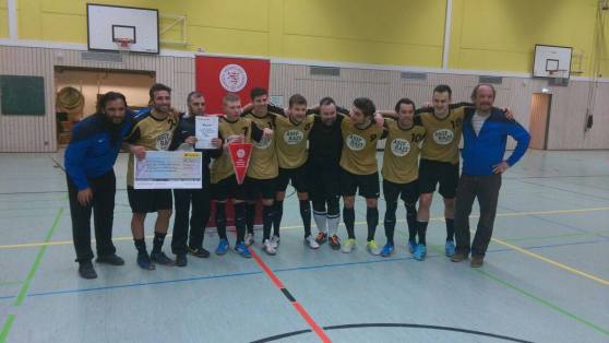 Die Futsaler von Cosmos Hoechst nach dem Gewinn der diesjährigen Hessenmeisterschaft. Links: Asif Razi Bild: CH